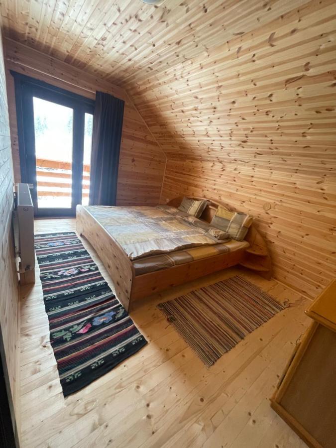 Aroa Mountain Hébergement de vacances Zărneşti